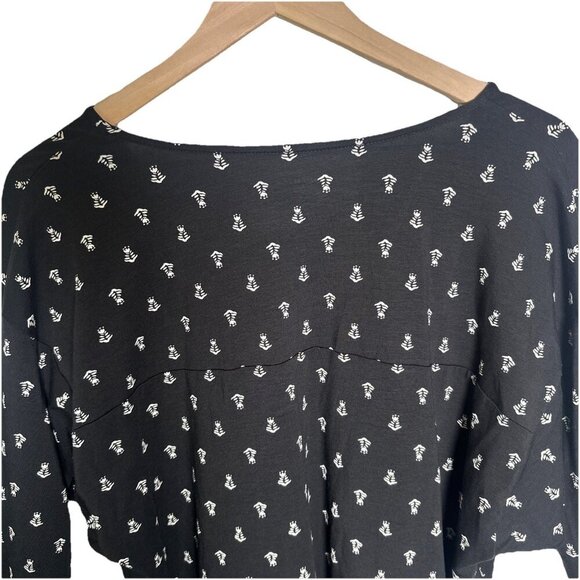 Garnet Hill Medium Artist Skeleton Bones Graphic Tee Top Tencel Lyocel Coastal - Picture 8 of 11